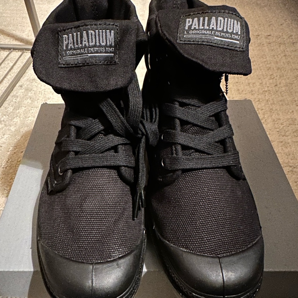 Palladium Women's Black Sneakers